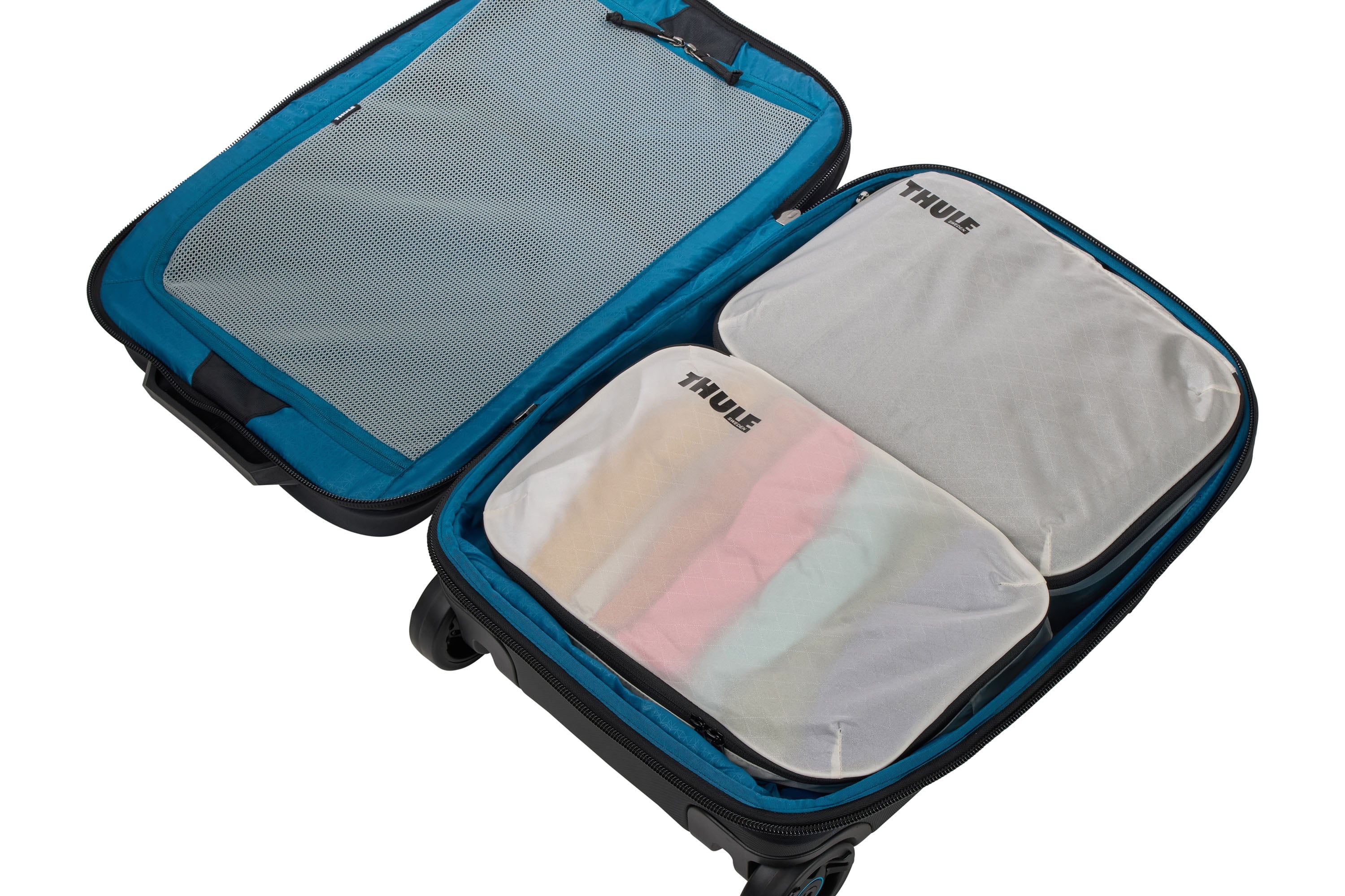 Thule Clean/dirty Packing Cube in White — angle view 5 # color_White