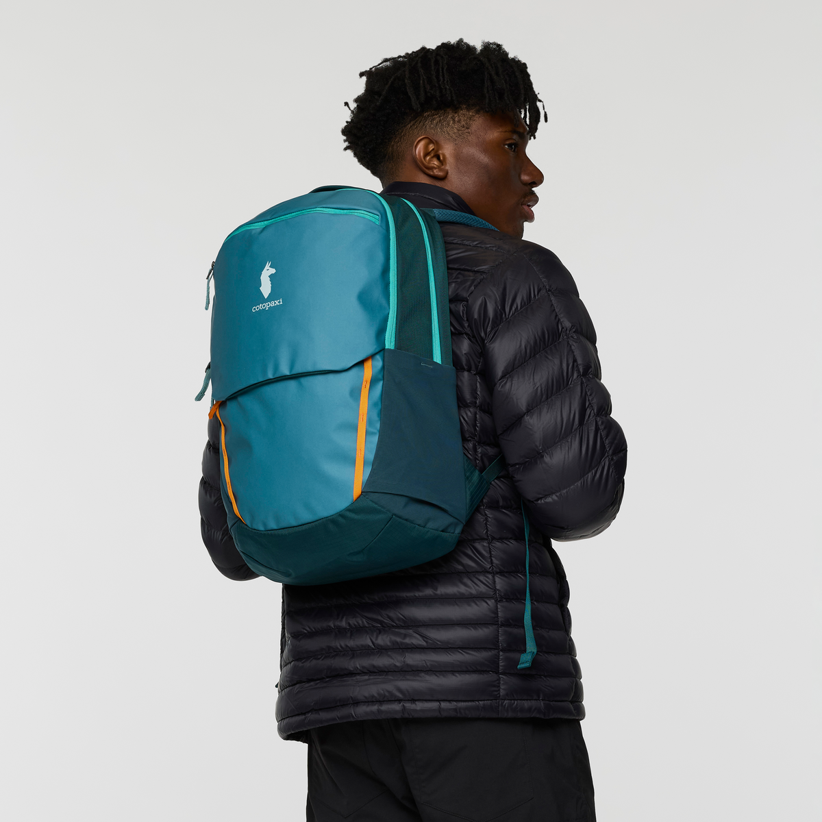 Cotopaxi Allpa 26L Daypack in Blue Spruce/Abyss — detail view