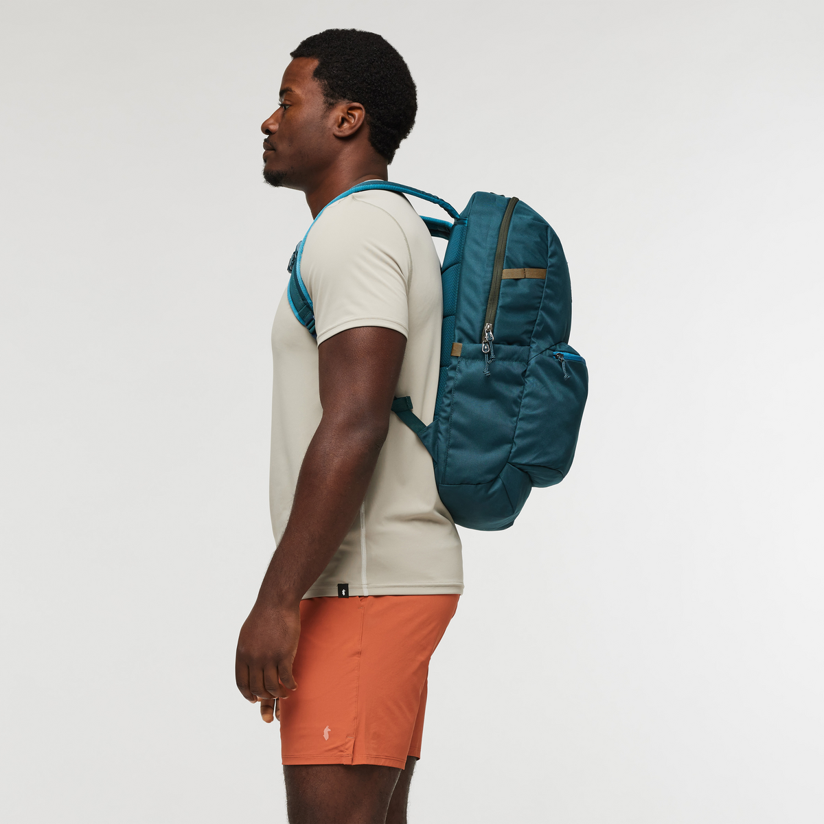 Cotopaxi Chiquillo 26L Backpack in Abyss — detail view 2