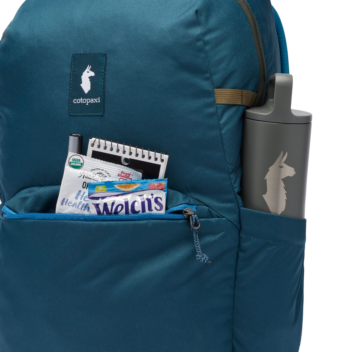 Cotopaxi Chiquillo 26L Backpack in Abyss — angle view 1