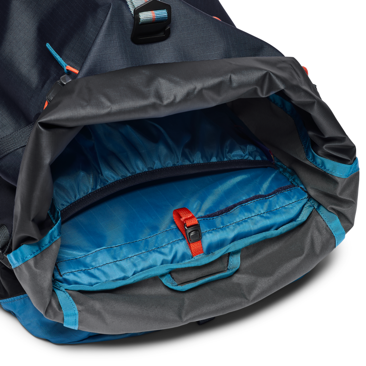 Cotopaxi Arenal 32L Backpack in Carbon — angle view 2
