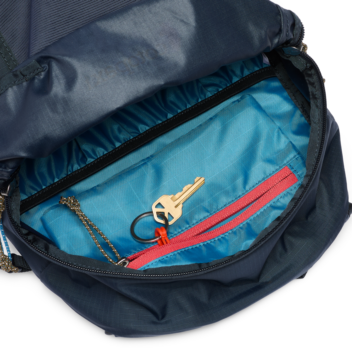 Cotopaxi Elqui 18L Backpack in Carbon — angle view 2
