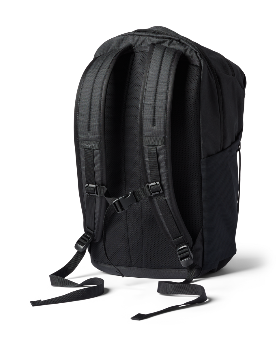 Cotopaxi Abierto 26L Daypack in Black — back view