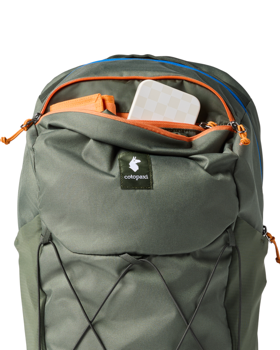Cotopaxi Abierto 26L Daypack in Fatigue — angle view 2