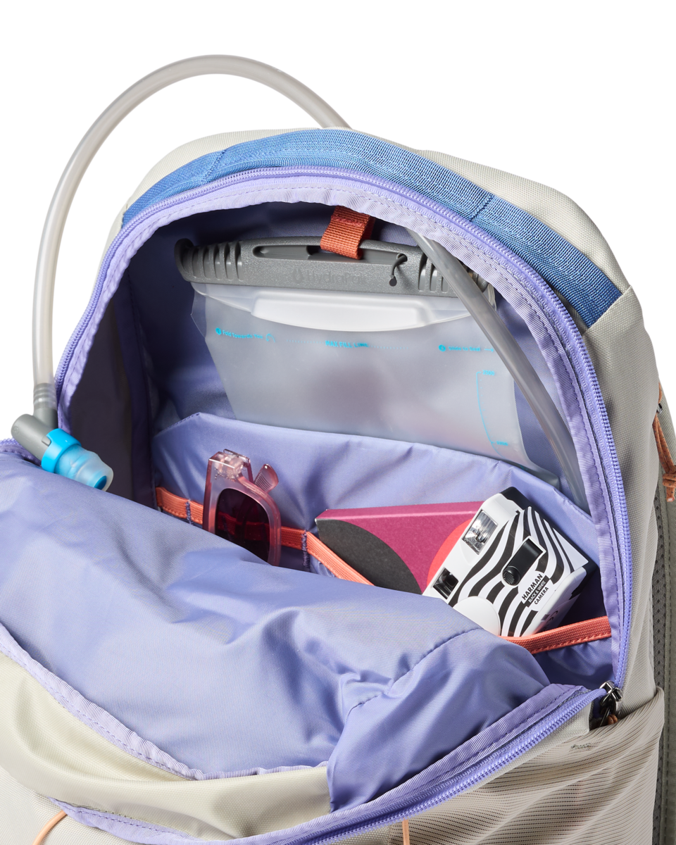 Cotopaxi Abierto 26L Daypack in Mineral — angle view 3