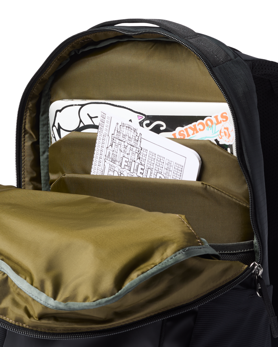 Cotopaxi Allpa 18L Daypack in Black — angle view 3