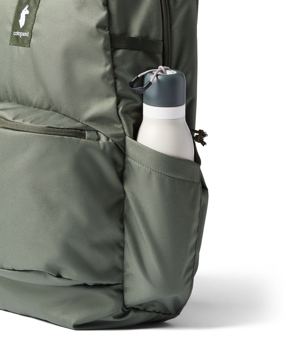 Cotopaxi Chiquillo 26L Backpack in Fatigue — angle view 1