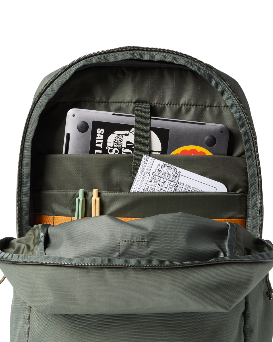 Cotopaxi Chiquillo 26L Backpack in Fatigue — angle view 2