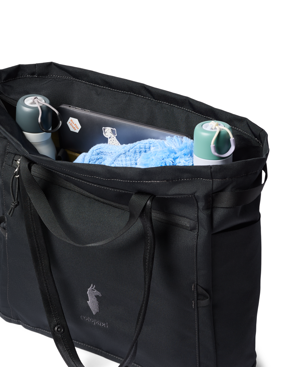 Cotopaxi Mente 22L Tote in Black — angle view 2