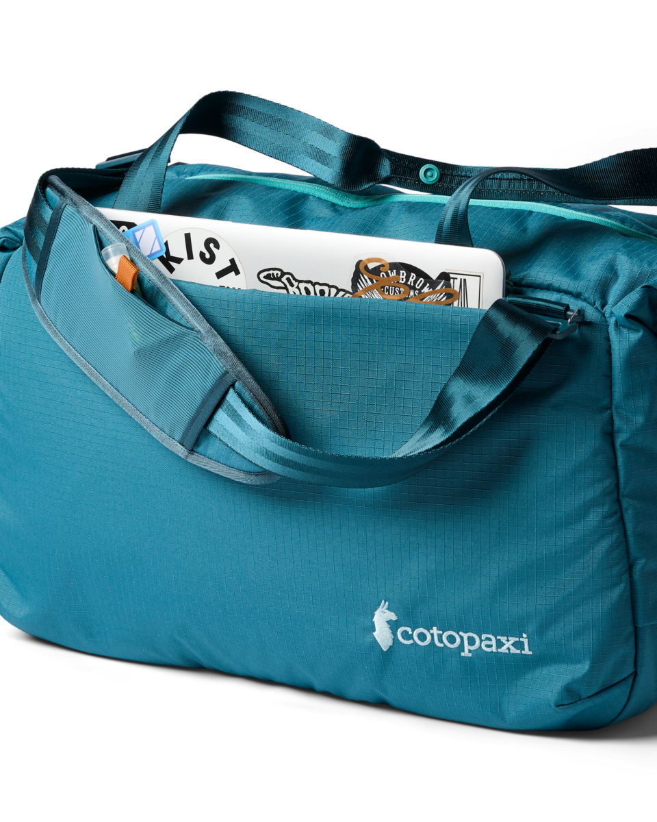 Cotopaxi Viaje 35L Travel Duffel in Blue Spruce — angle view 2