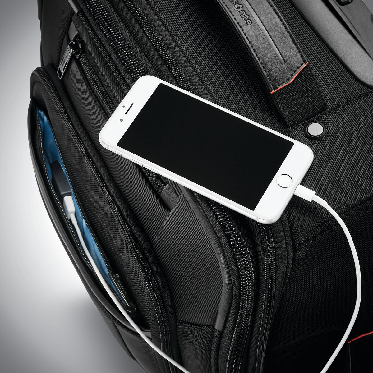 Samsonite Pro Carry-On Expandable Spinner in Black — detail view 3