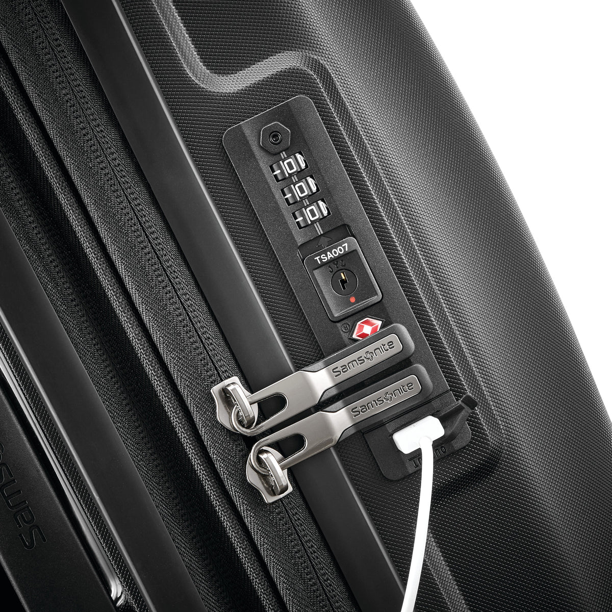 Samsonite Outline Pro Carry-On Spinner in Midnight Black — detail view 3