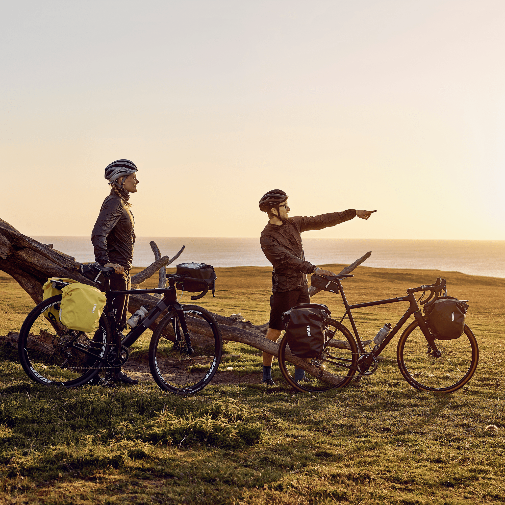 Thule Shield Pannier 13L in Black — lifestyle 2 # color_Black