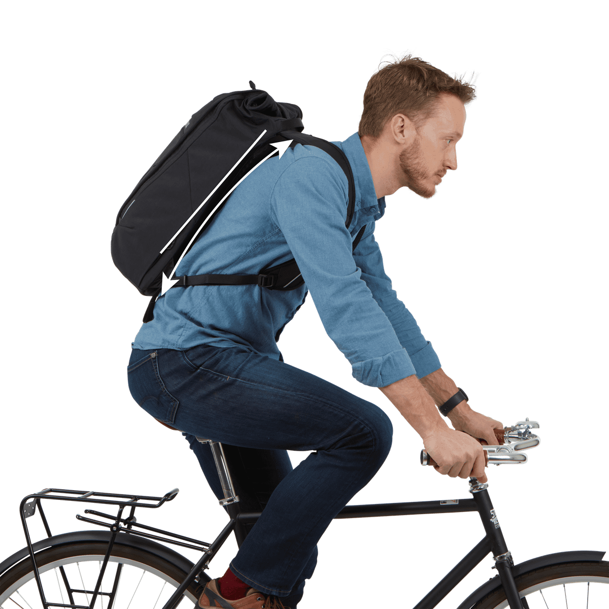 Thule Paramount Commuter Backpack 18L in Black — lifestyle