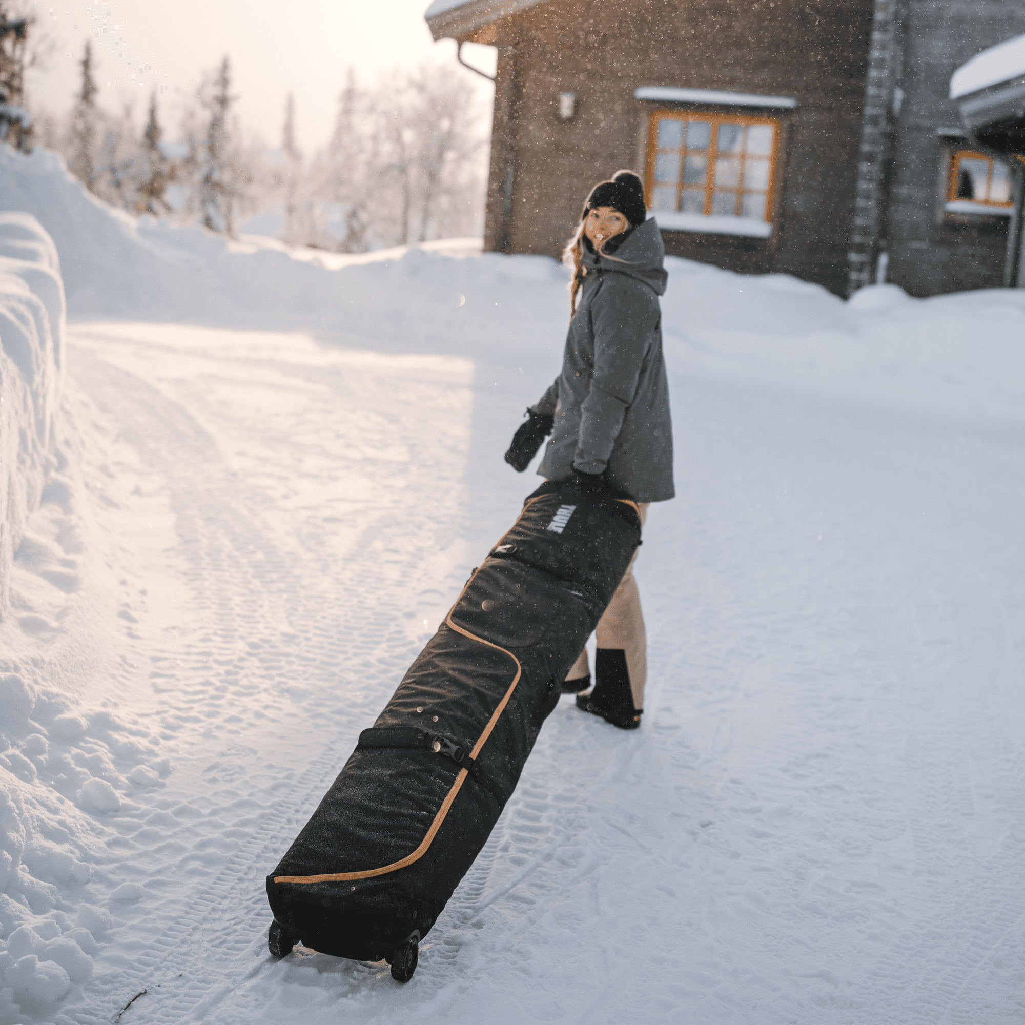 Thule RoundTrip Ski Roller 192cm — lifestyle 2
