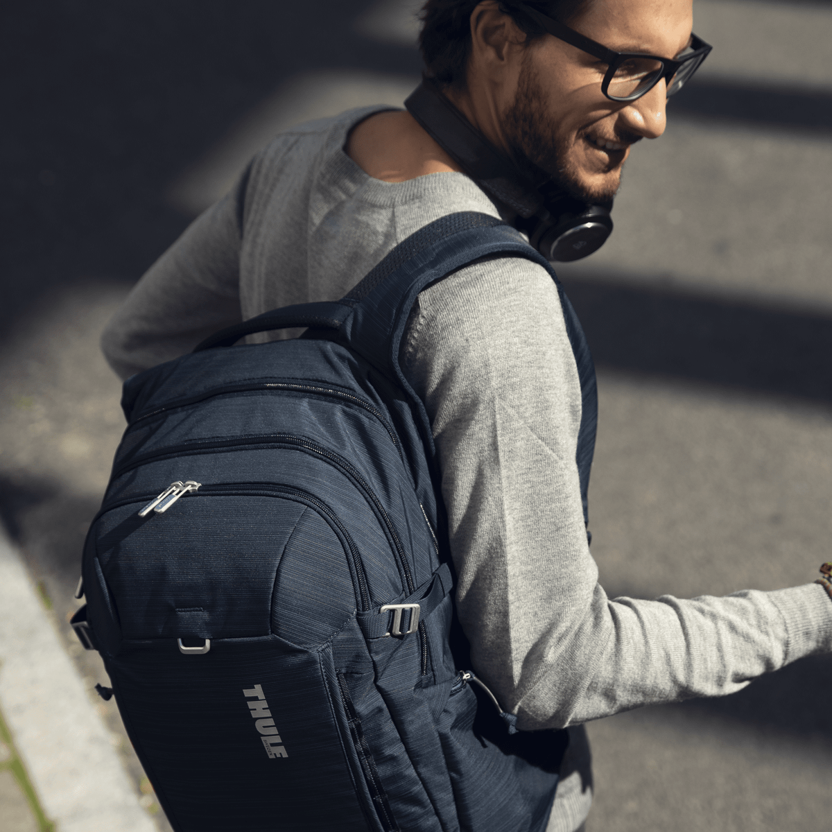 Thule Construct Backpack 24L in Black — lifestyle 2