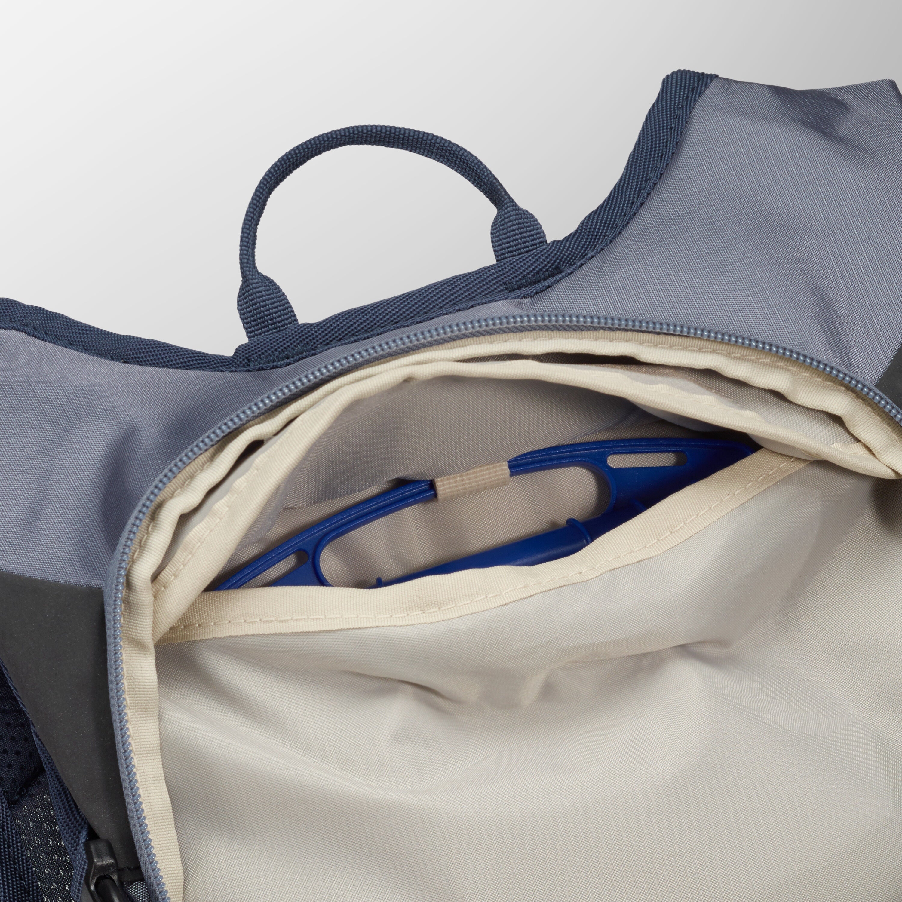 High Sierra HydraHike 2.0 4L Hydration Pack in Grey Blue — angle view 1