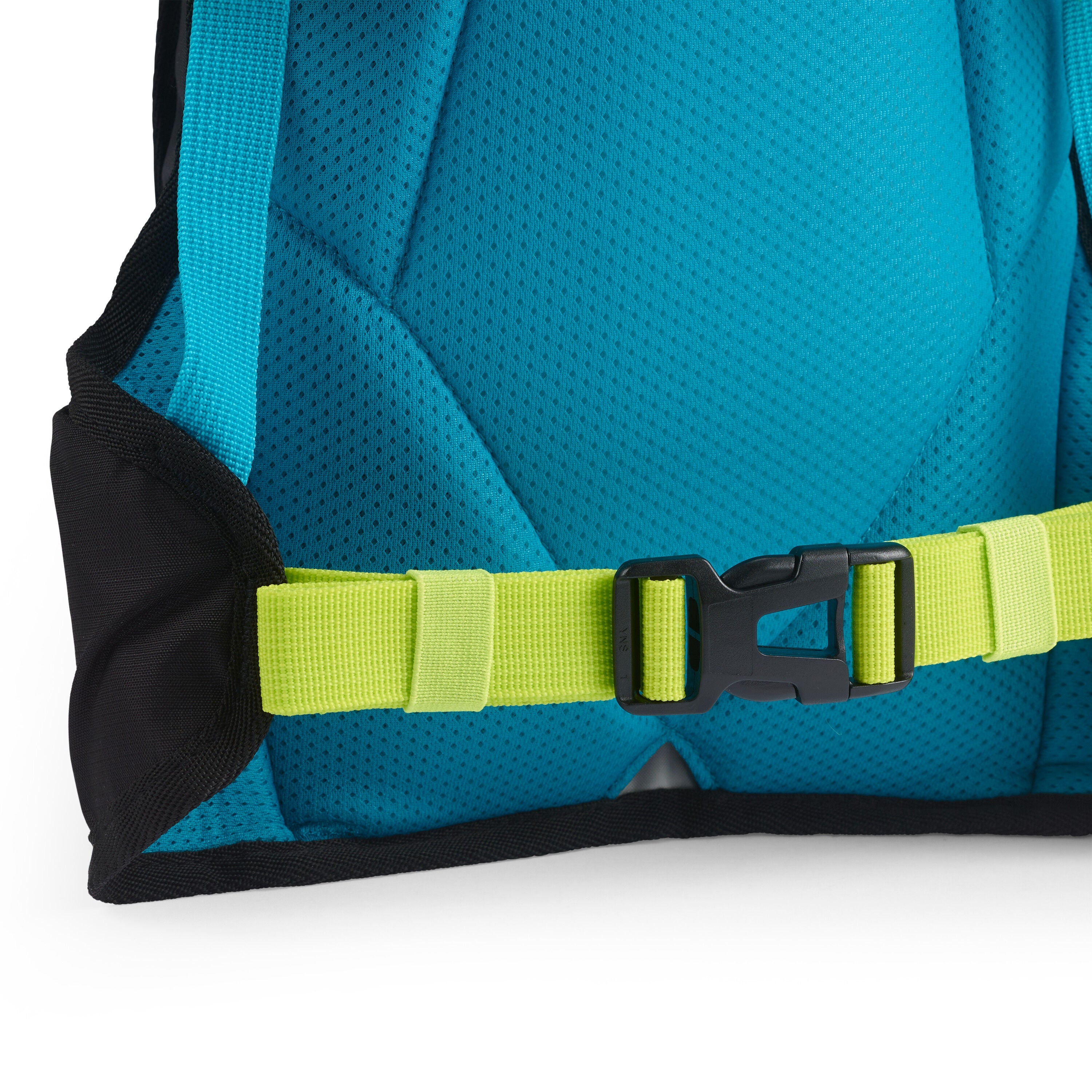 High Sierra HydraHike 2.0 8L Hydration Pack in Black — angle view 4