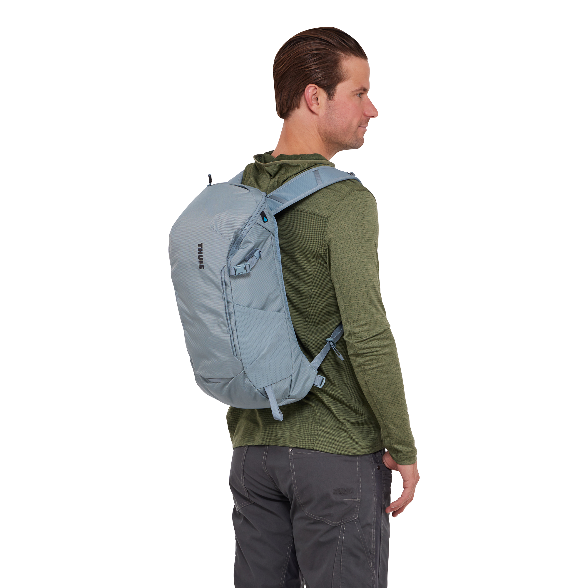 Thule AllTrail Daypack 18L in Pond Blue — lifestyle # color_Pond Blue