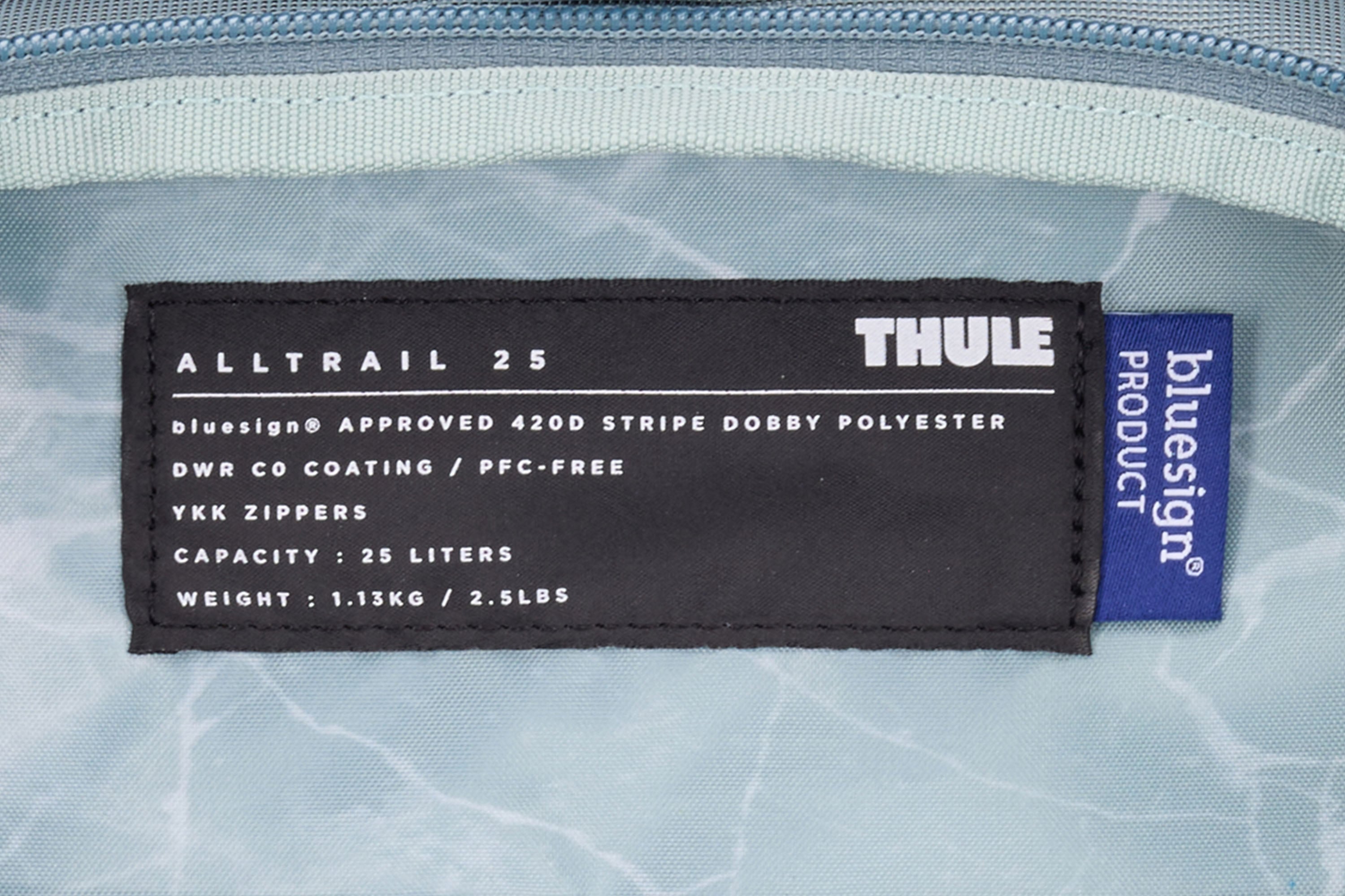 Thule AllTrail Daypack 25L in Pond Blue — detail view 4 # color_Pond Blue