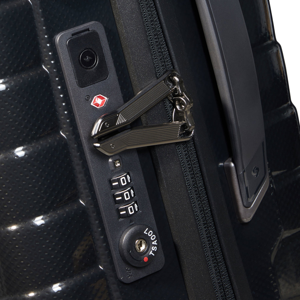 Samsonite Proxis Global Carry-On Spinner in Black — detail view 4