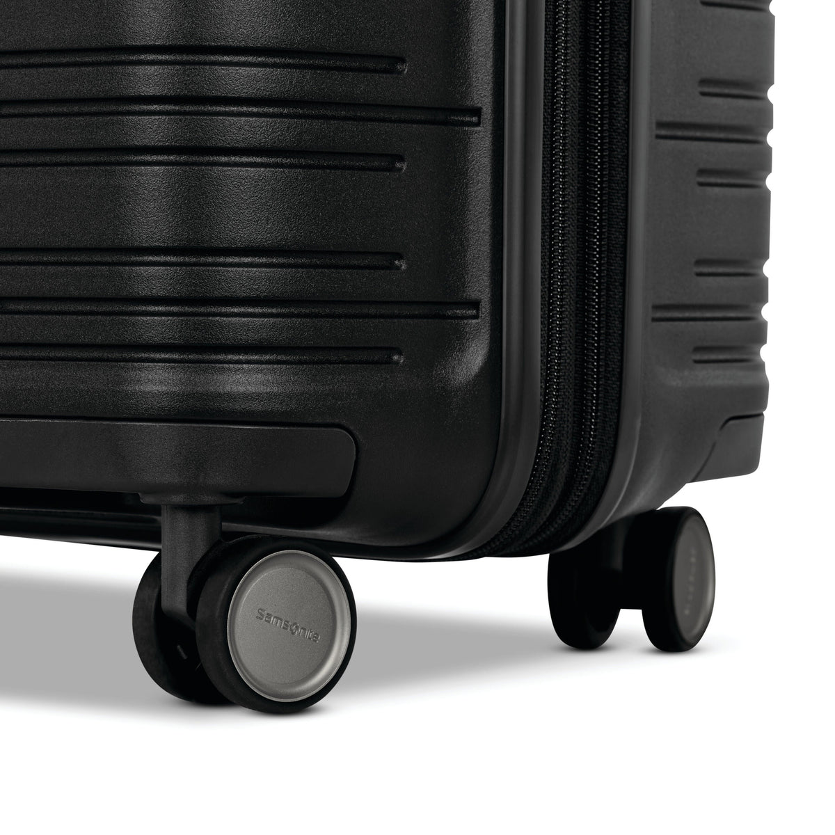 Samsonite Elevation Plus Carry-On Spinner in Triple Black — detail view 7