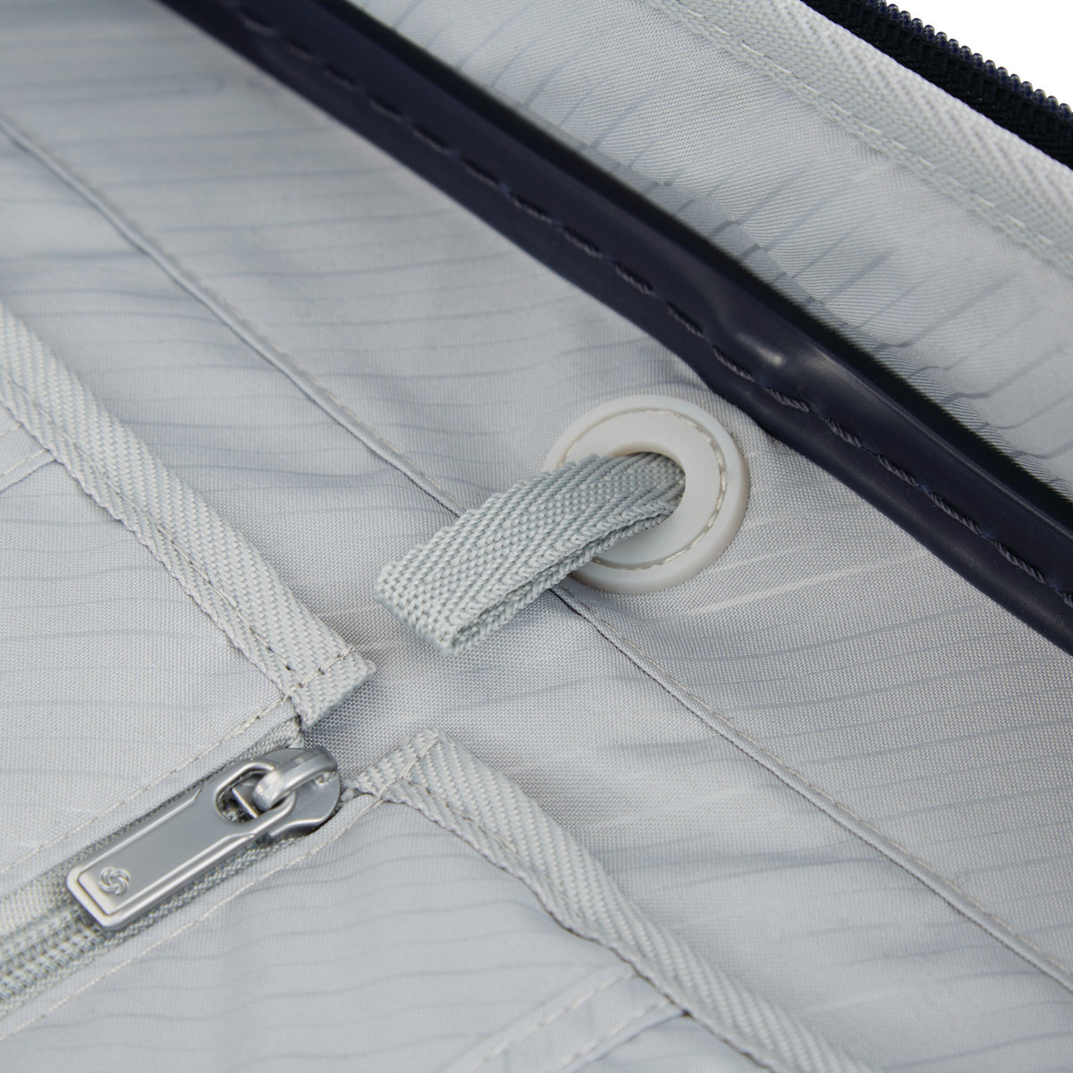 Samsonite Elevation Plus Large Spinner in Midnight Blue — detail view 2