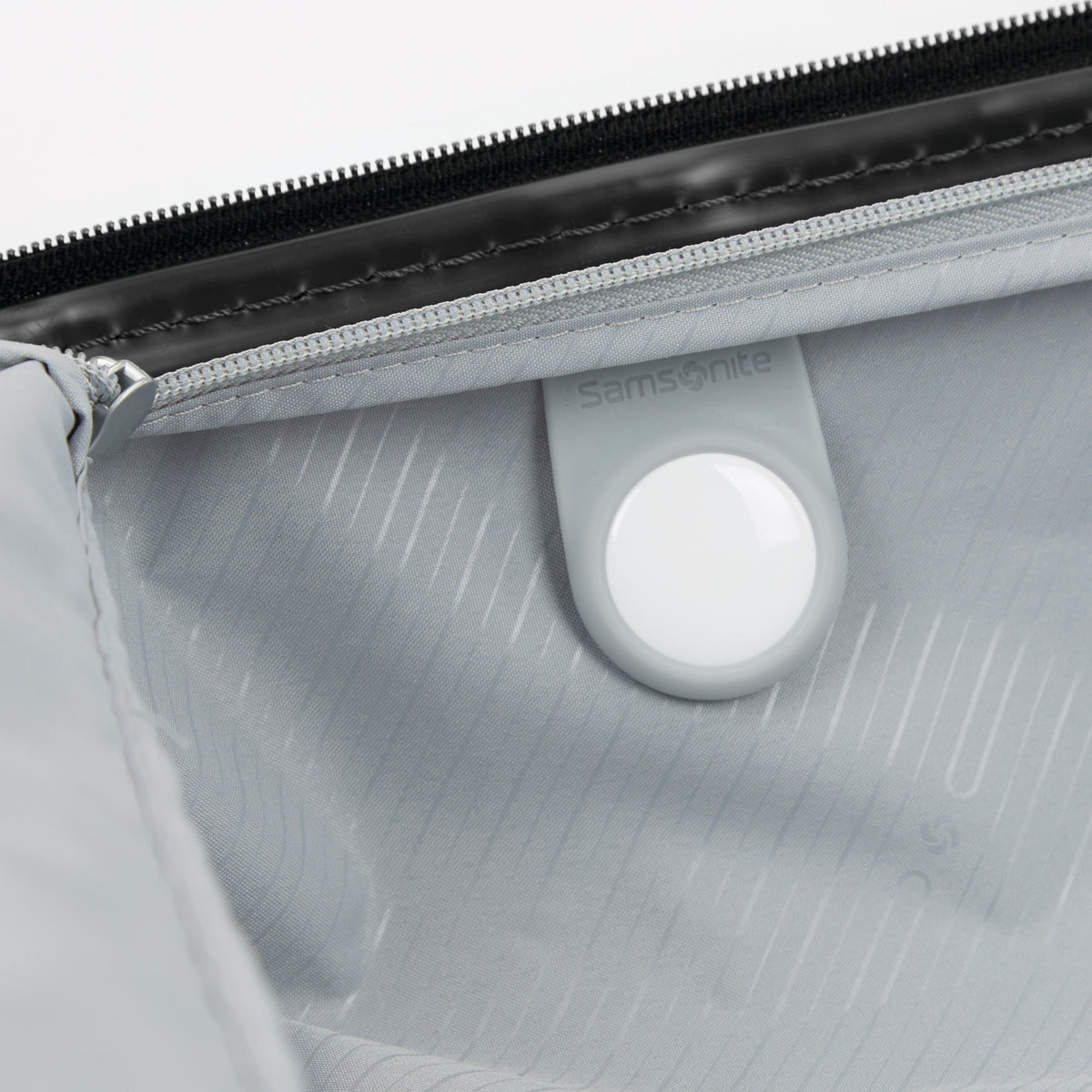 Samsonite Elevation Plus Large Spinner in Triple Black — detail view 3