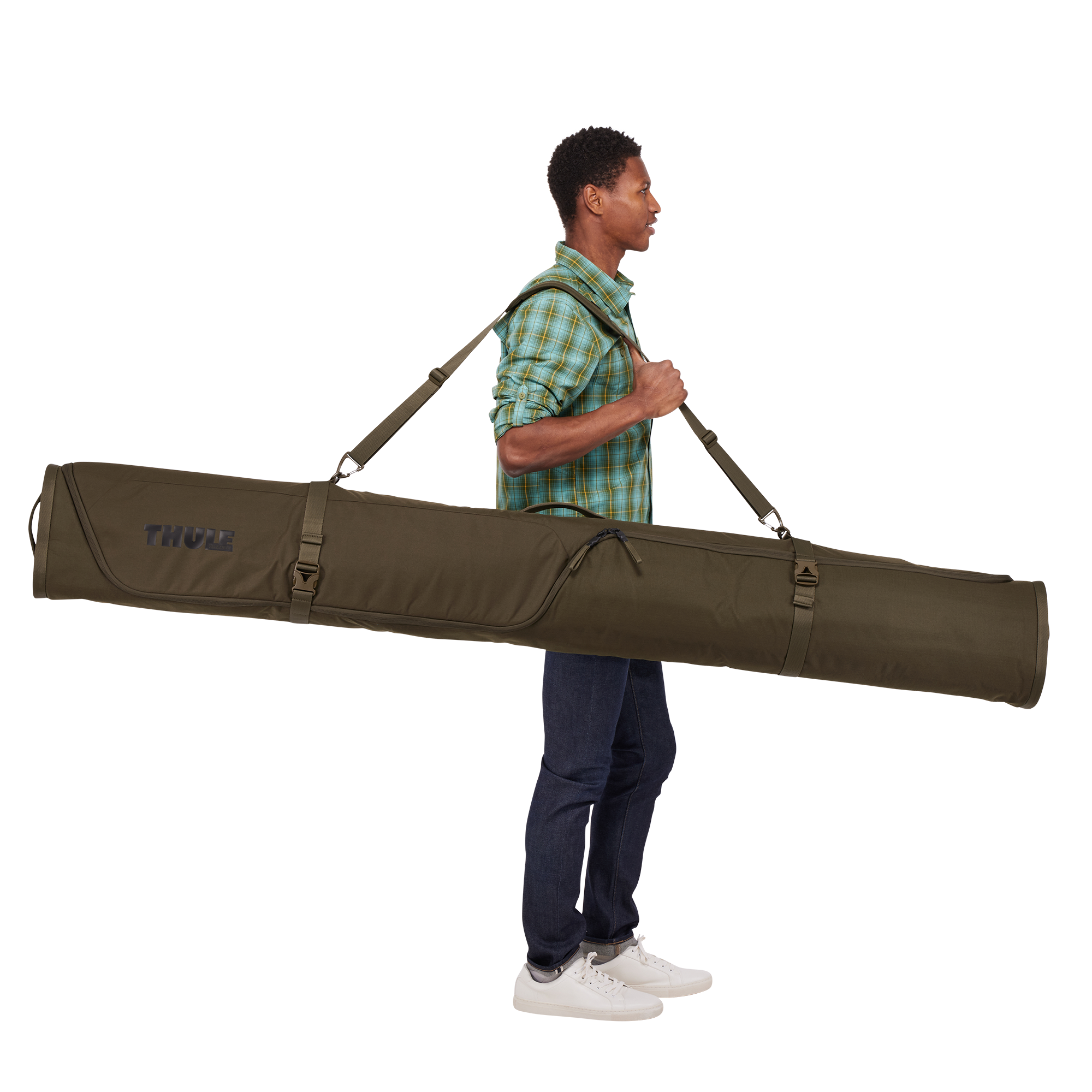Thule RoundTrip Ski Bag 192cm in Deep Khaki — lifestyle # color_Deep Khaki