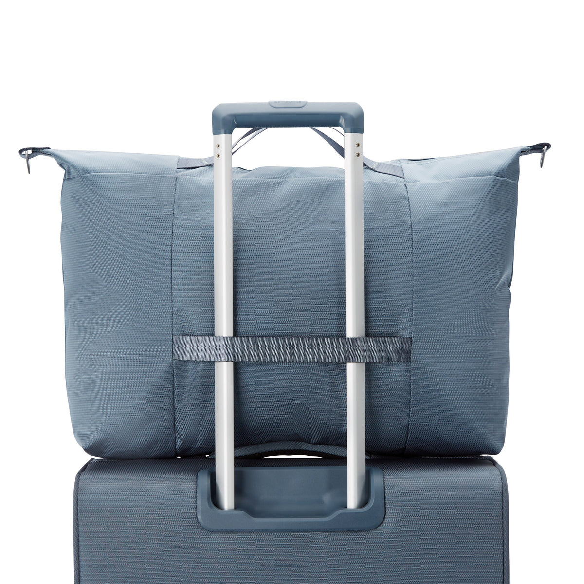 Samsonite Uplift Foldable Weekender Duffel in Black — detail view 4