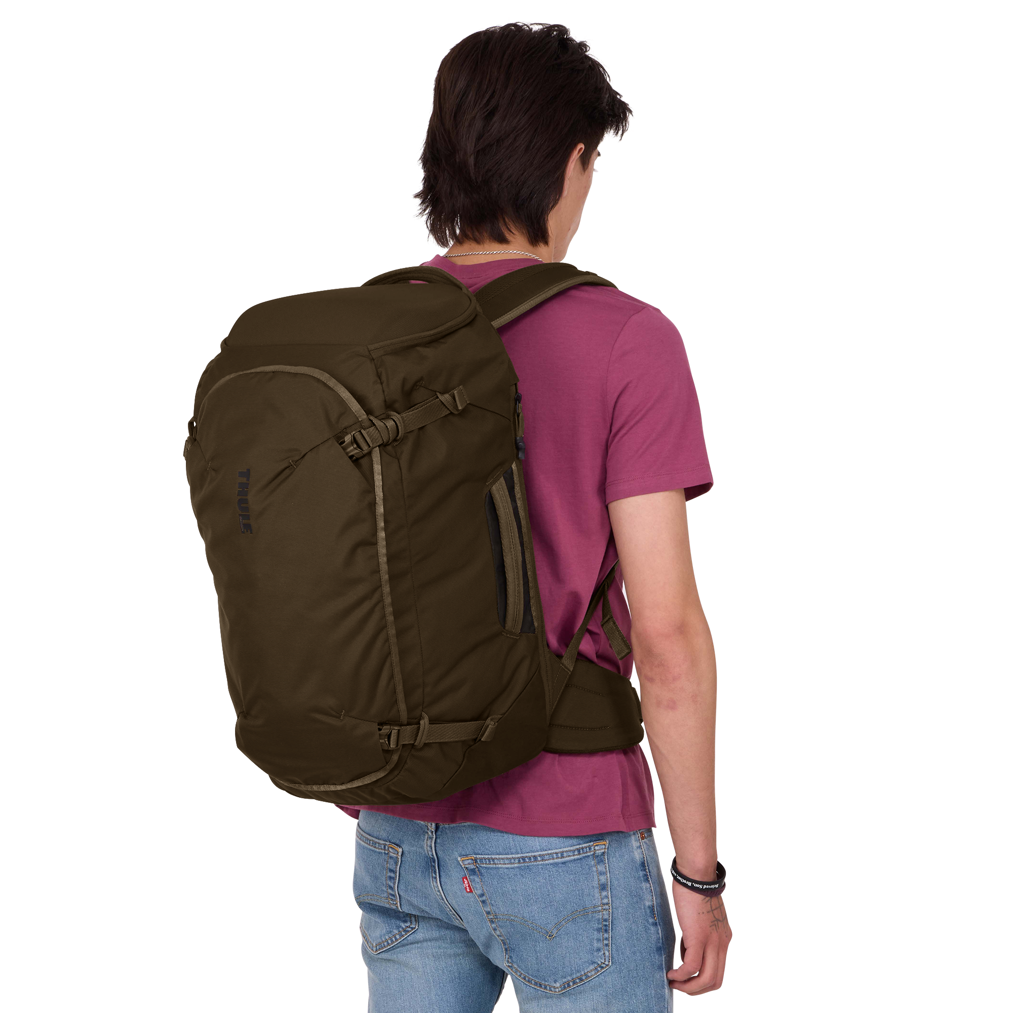 Thule Landmark 40L in Deep Khaki — lifestyle # color_Deep Khaki