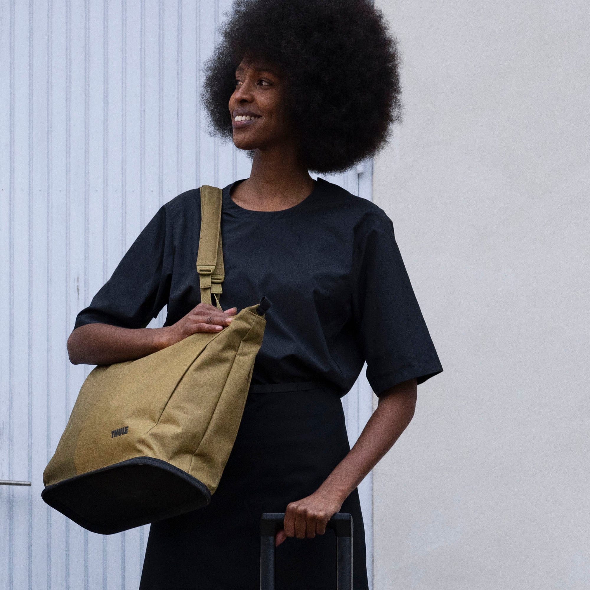Thule Aion Tote Bag — lifestyle 3
