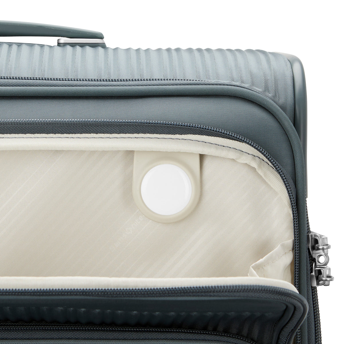 Samsonite Silhouette 18 Softside Spinner - Medium in Slate Blue — detail view 3