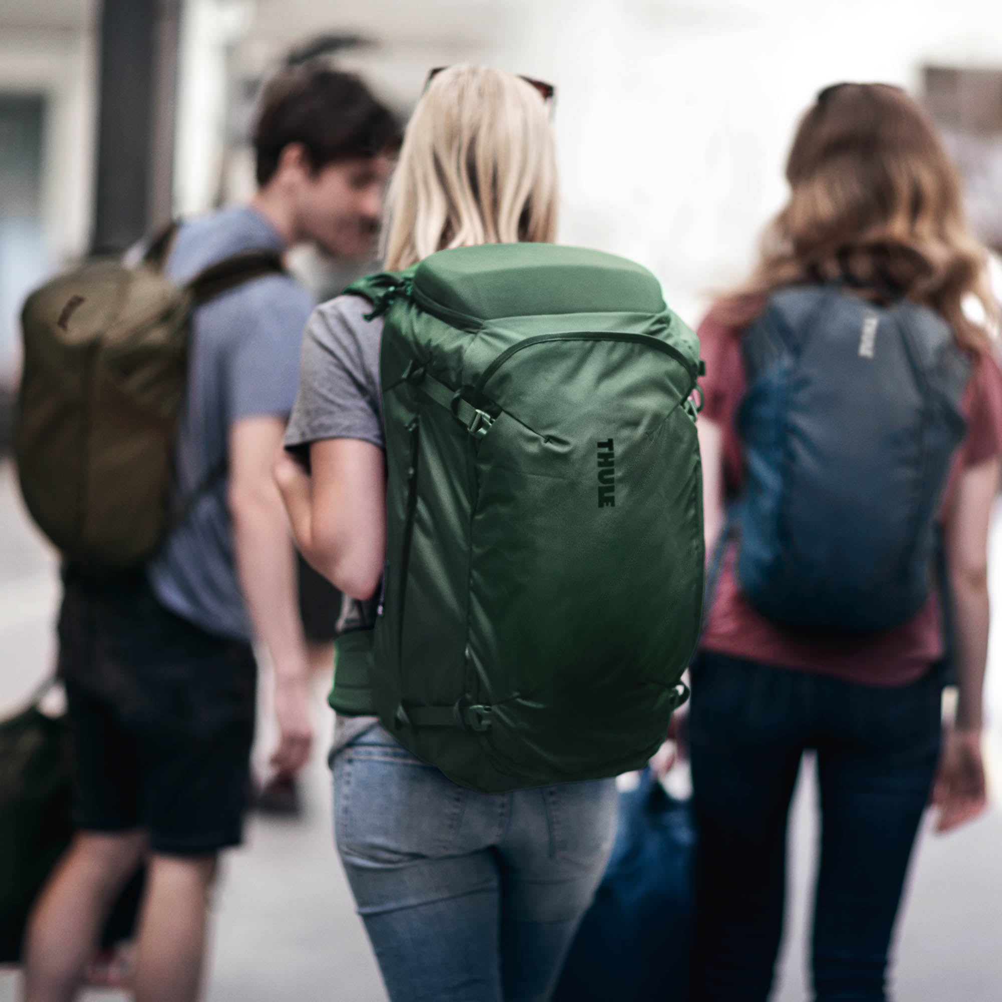 Thule Landmark 60L Women's — lifestyle 2