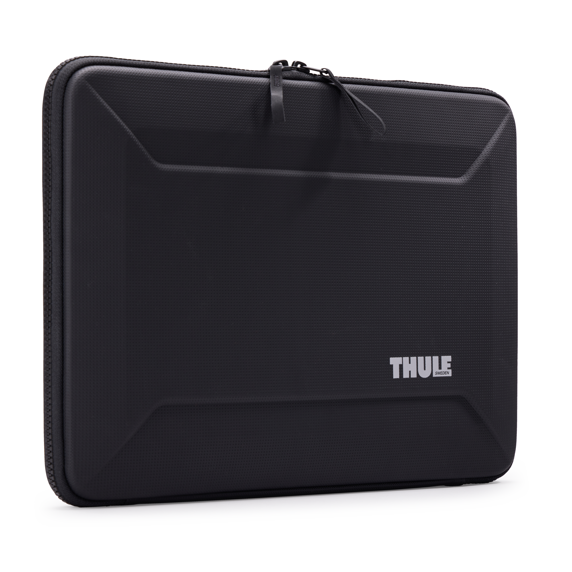 Thule Gauntlet MacBook Pro Sleeve 16" in Black — front view # color_Black