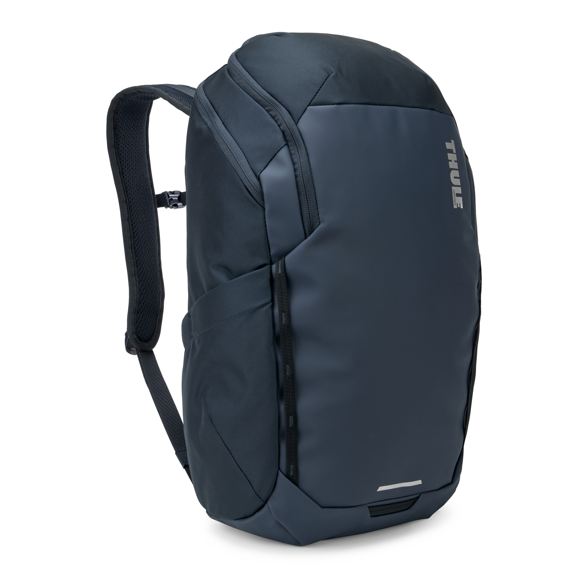 Thule Chasm Backpack 26L in Darkest Blue — front view # color_Darkest Blue