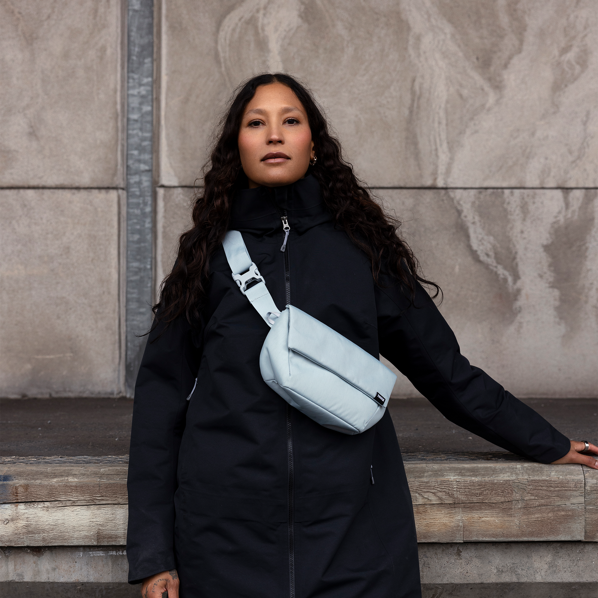 Thule EnRoute Sling Bag 2L — lifestyle 3