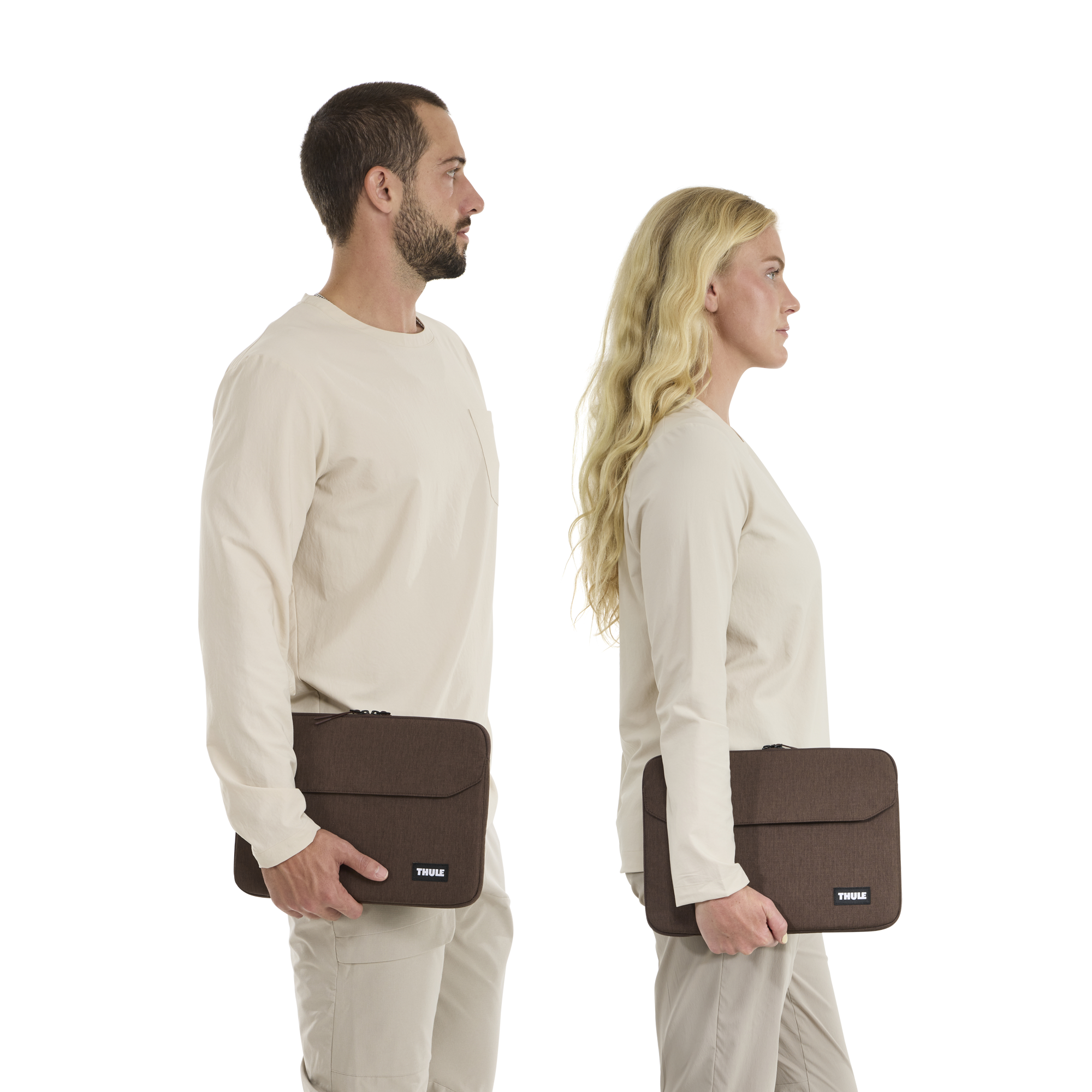Thule Lithos Sleeve MacBook Air 13" in Nuanced Brown — lifestyle # color_Nuanced Brown
