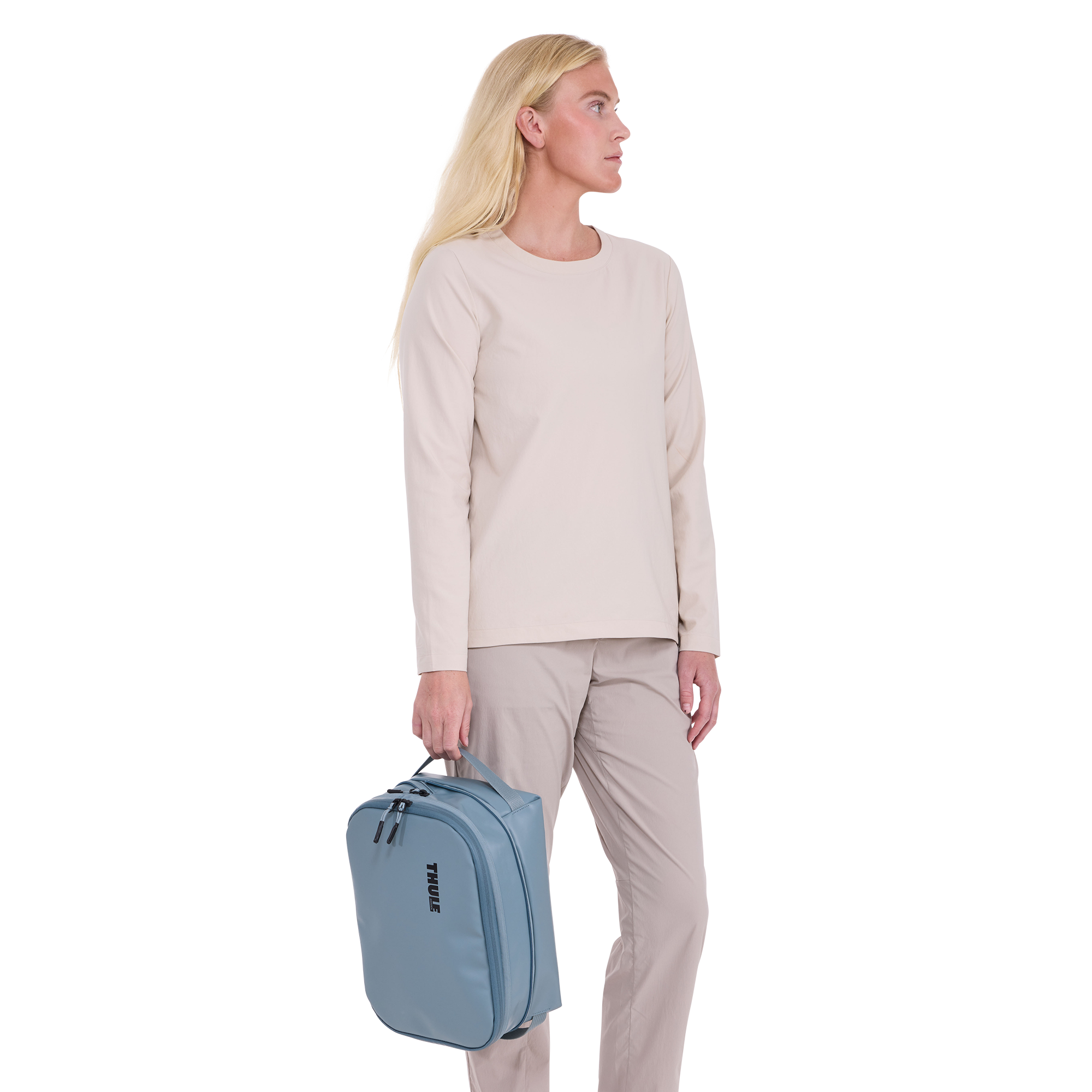 Thule Chasm Large Gear Cube in Pond Gray — lifestyle # color_Pond Gray
