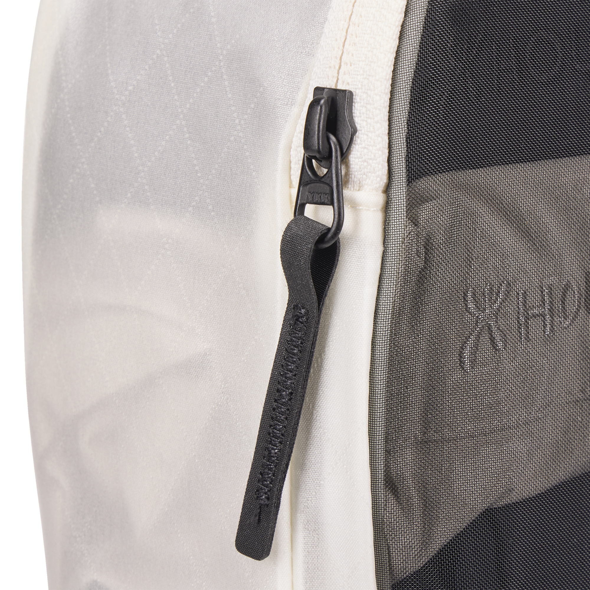 Thule Packing Cube Medium in White — detail view # color_White