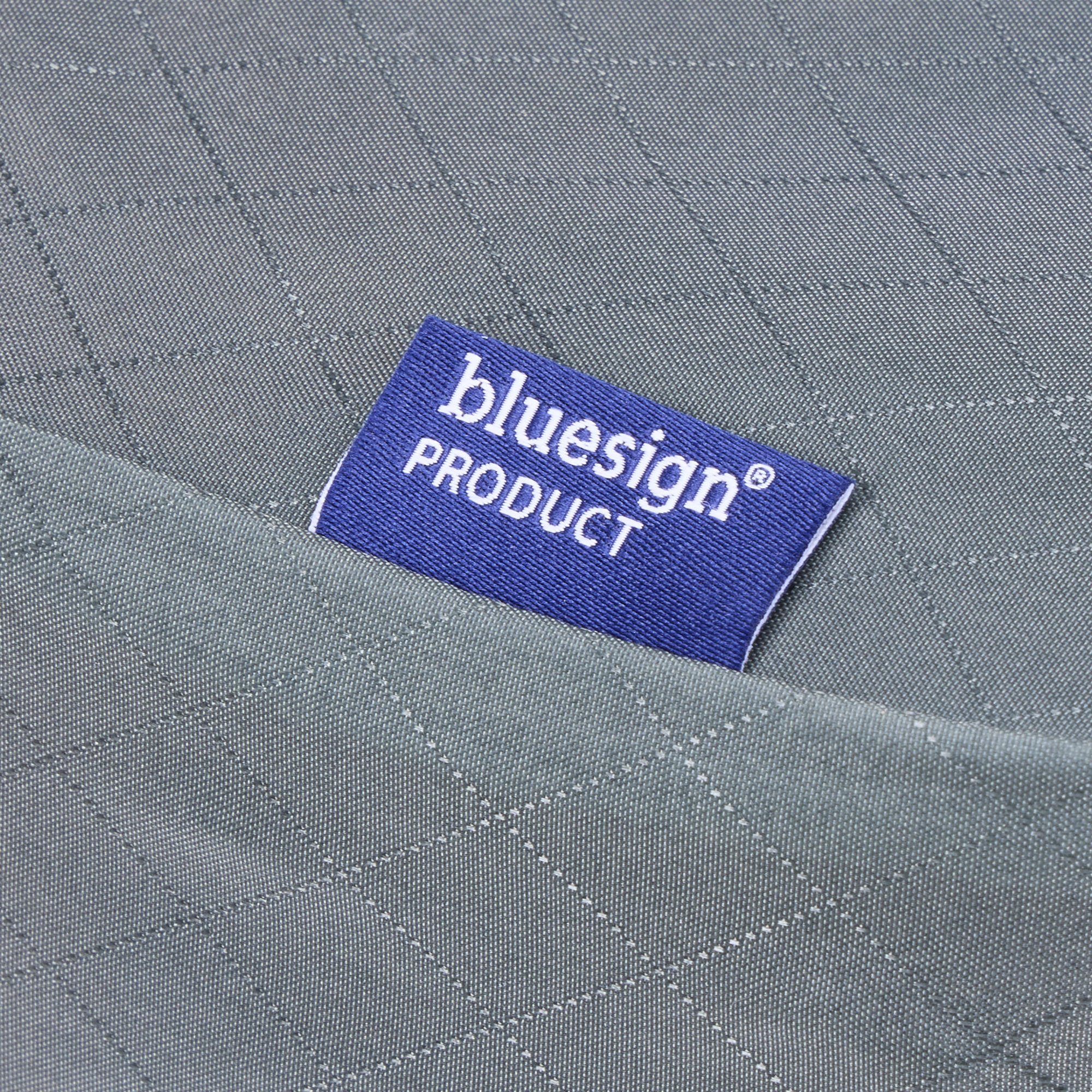 Thule Packing Cube Set in Pond Gray — detail view 2 # color_Pond Gray