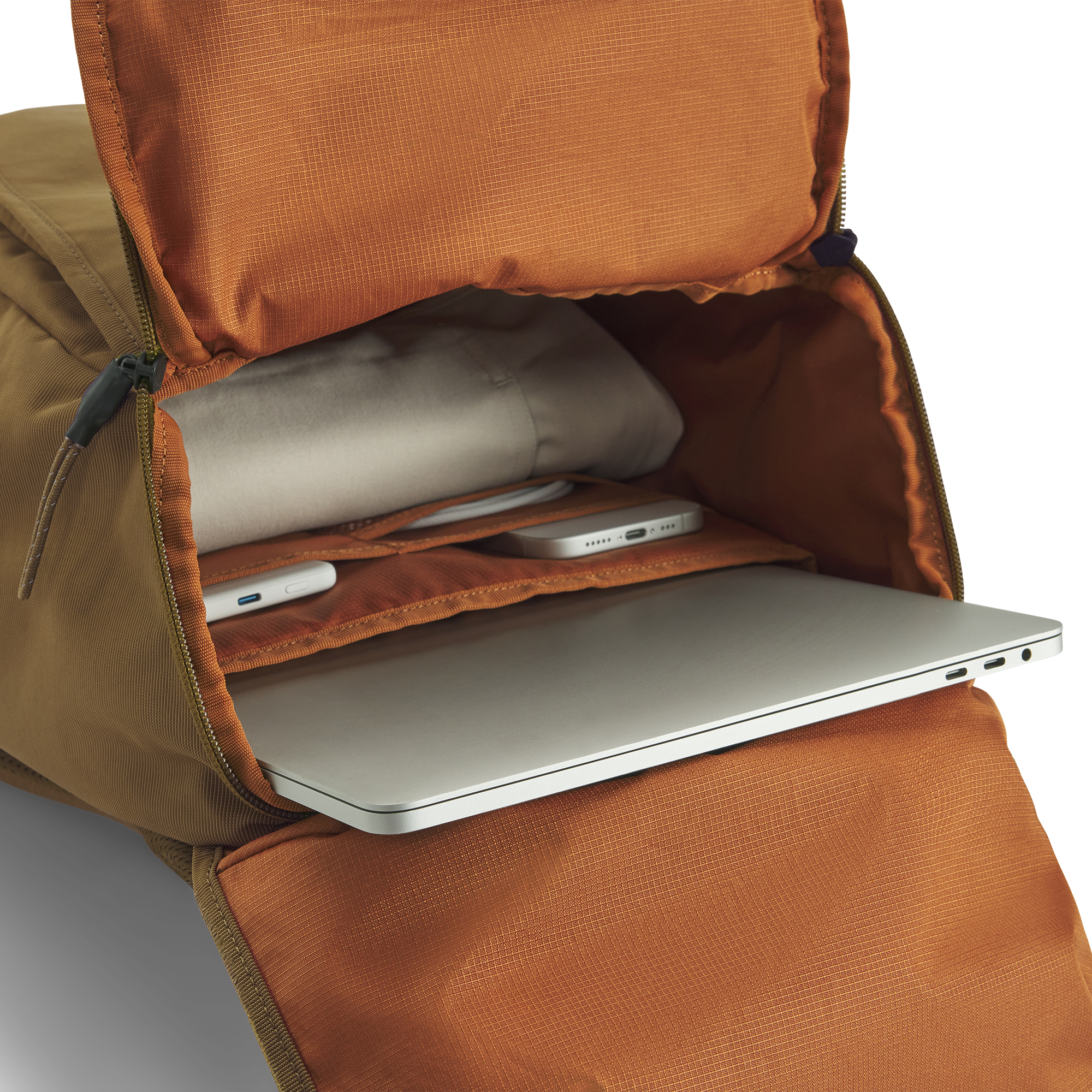 Thule Paramount Daypack Lite 20L in Nutria Brown — interior view # color_Nutria Brown