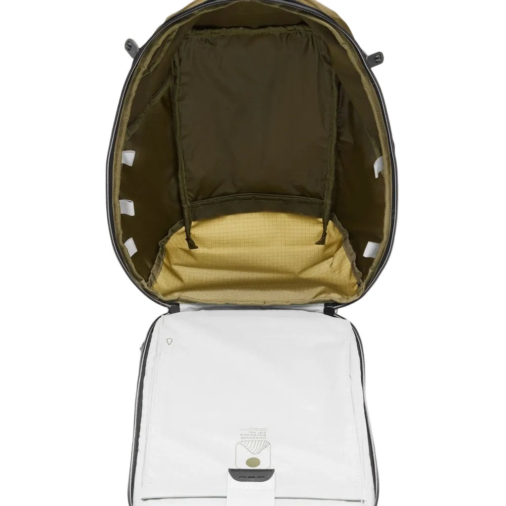 Peak Design Outdoor Backpack Zip 18L in Kelp — interior view # color_Kelp
