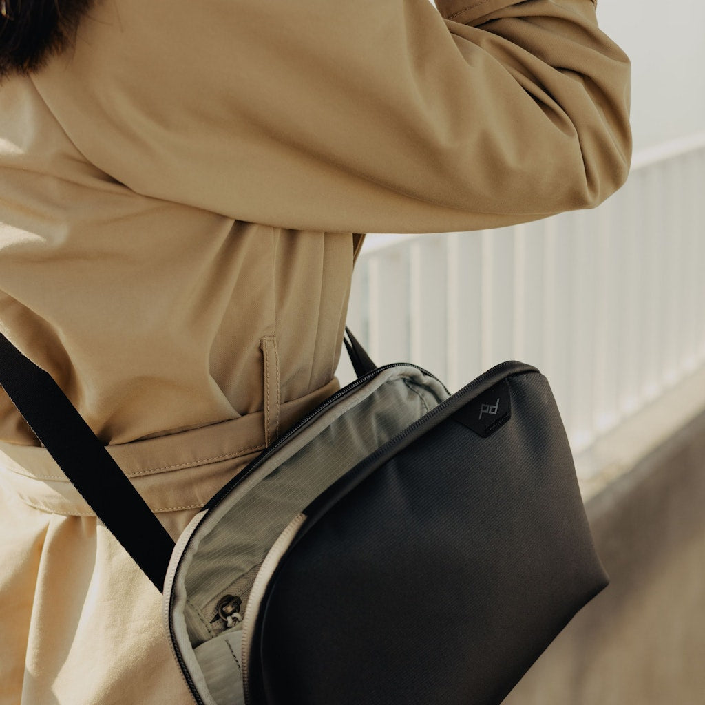 Peak Design Travel Crossbody 3L - Black in use