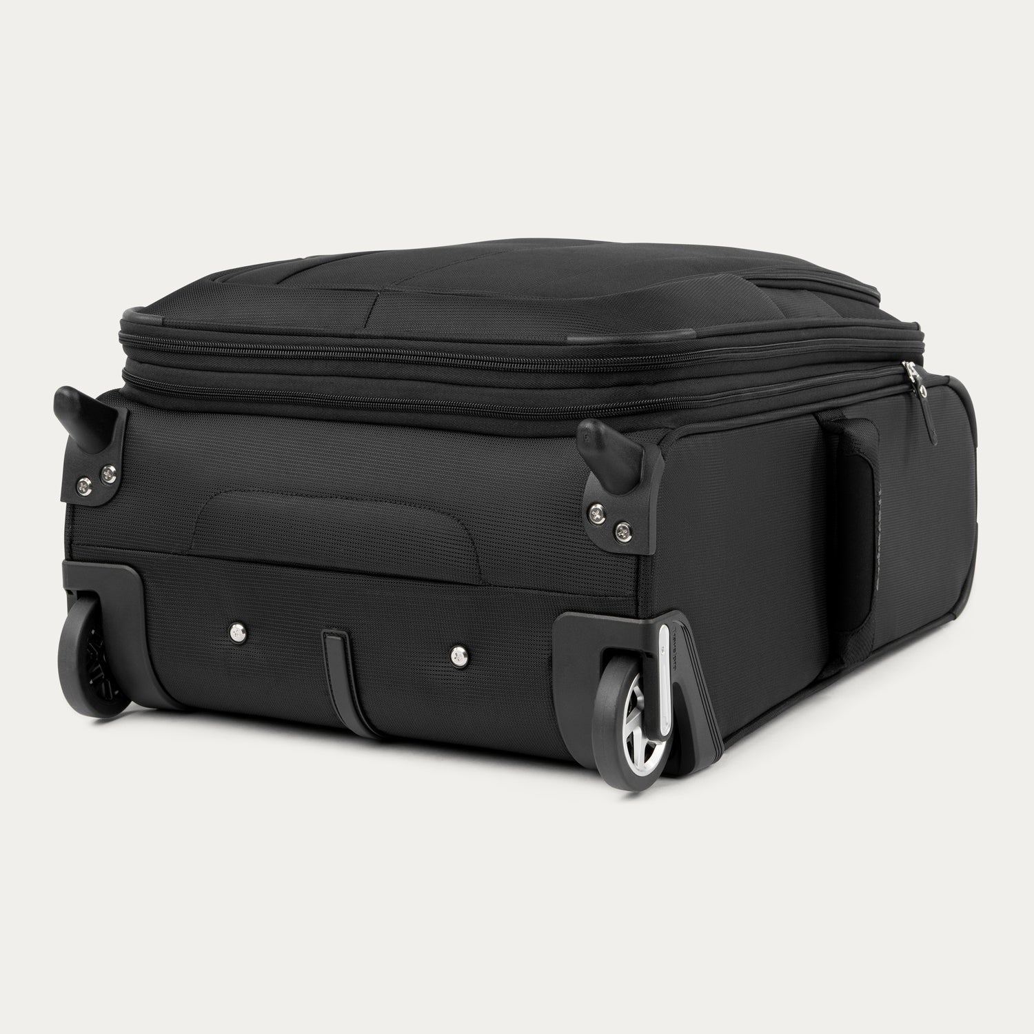 Travelpro Maxlite 5 International Carry-On Expandable Rollaboard in Black — detail view