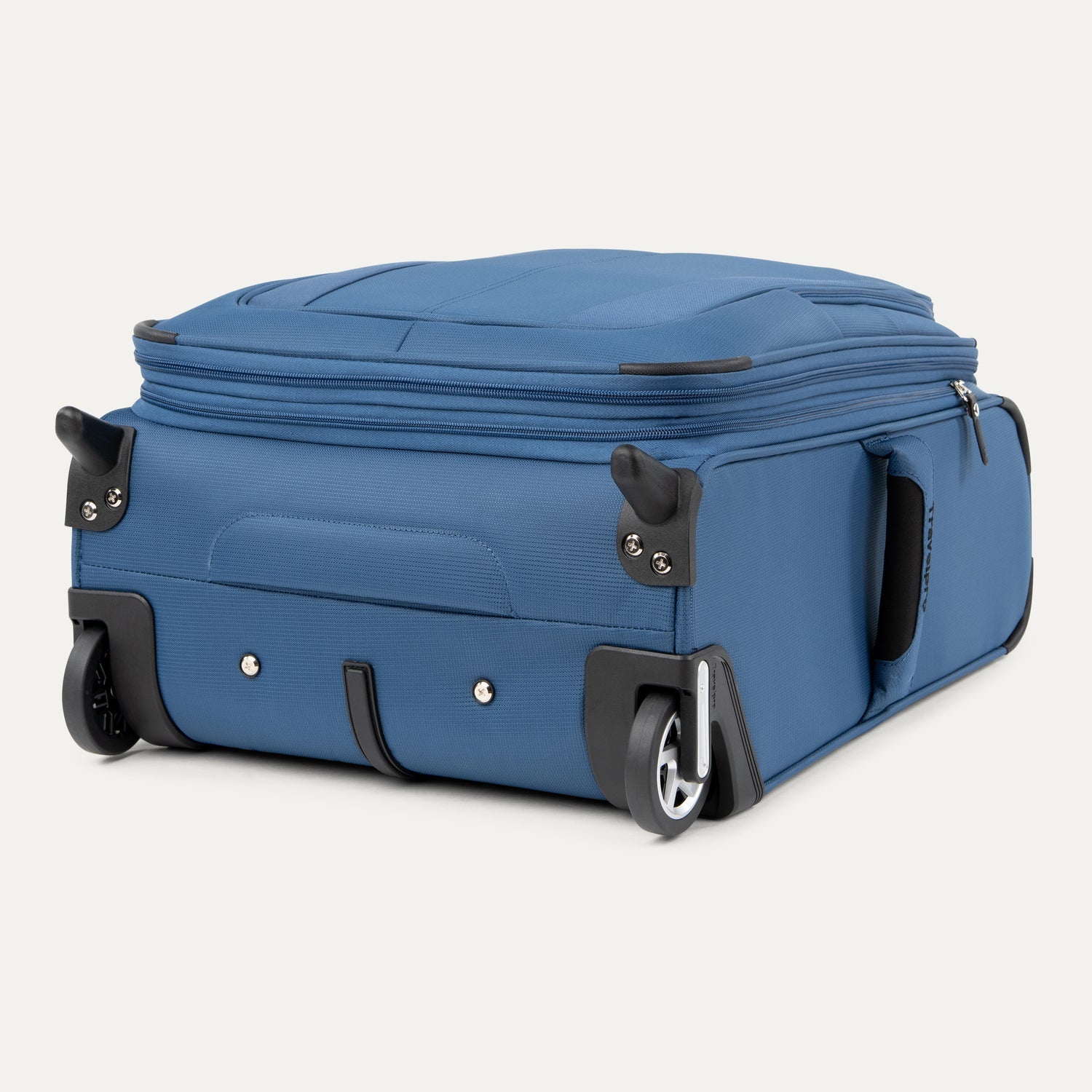 Travelpro Maxlite 5 International Carry-On Expandable Rollaboard in Ensign Blue — detail view