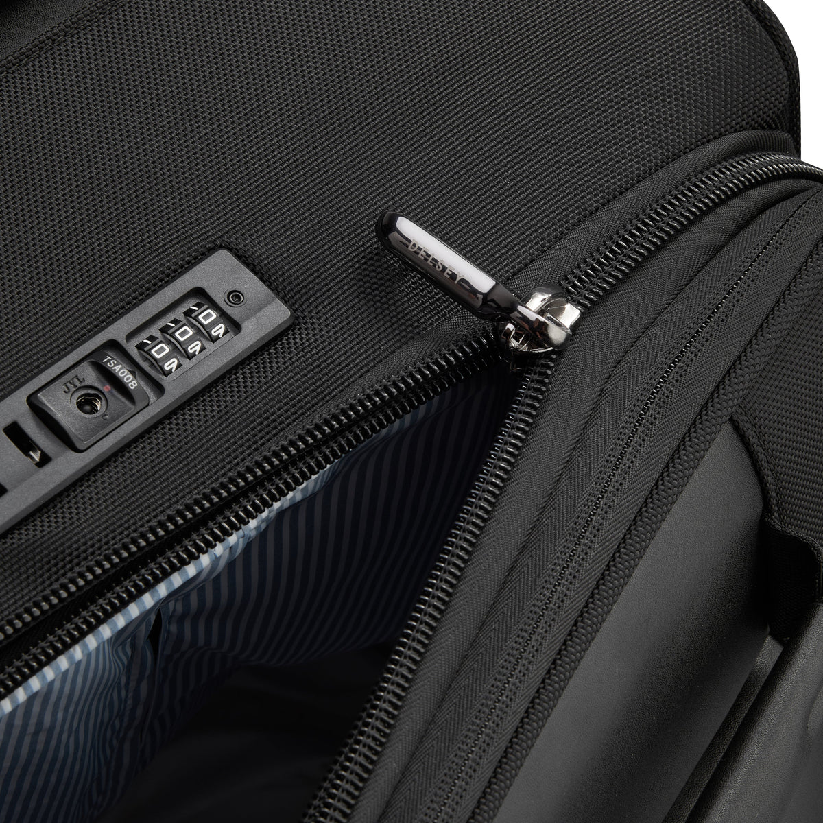 Delsey Wagram Medium Trunk Expandable Spinner in Black — detail view # color_Black
