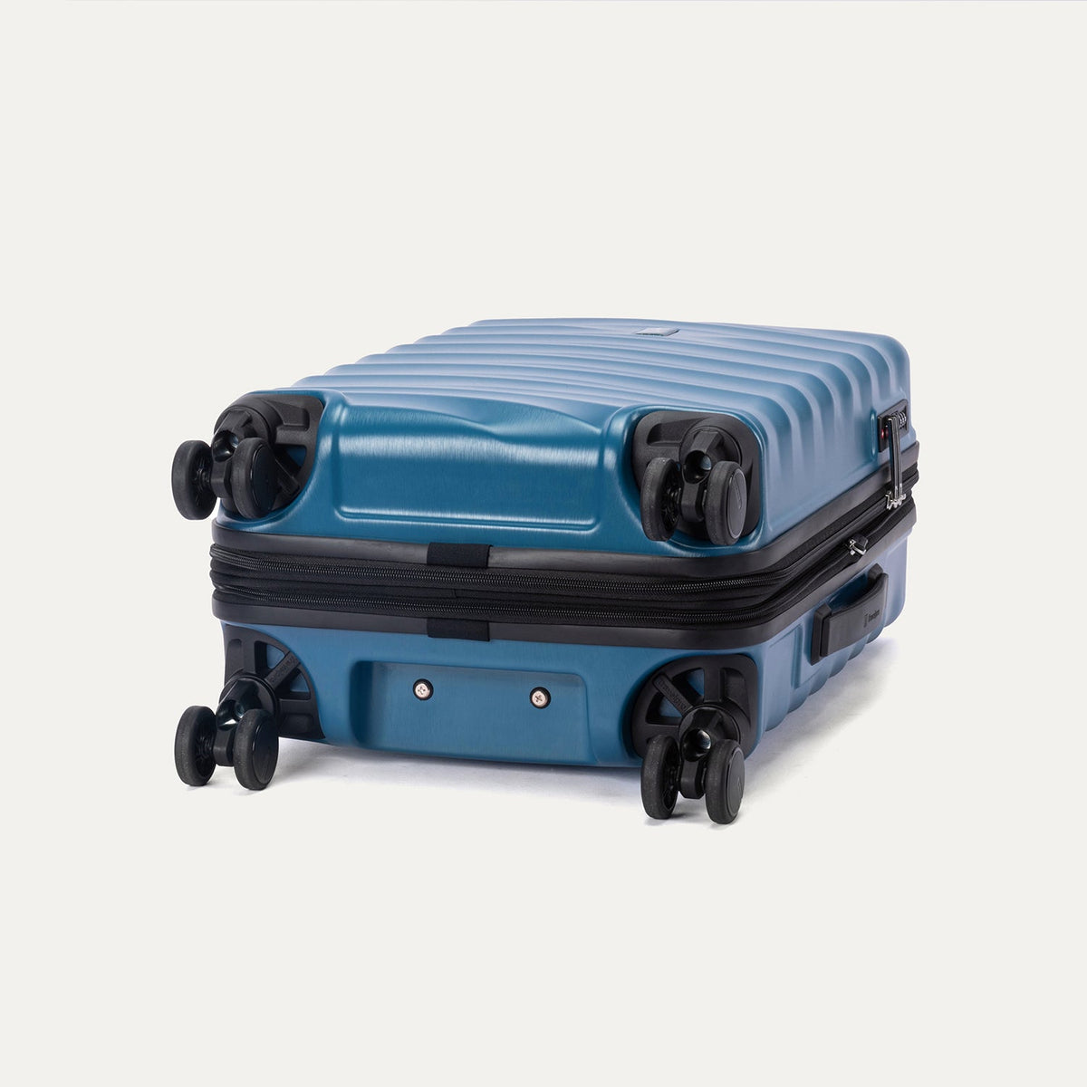 TravelPro Maxlite Air V2 Carry-On Hardside Spinner in Teal — detail view