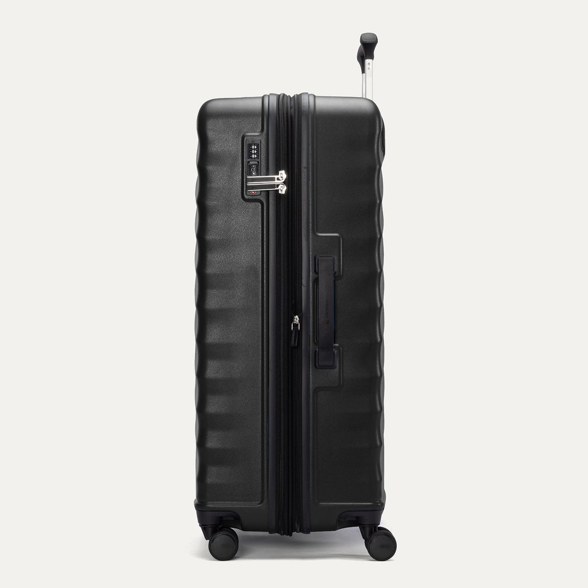 TravelPro Maxlite Air V2 Large Check-In Hardside Spinner in Black — angle view 2 # color_Black
