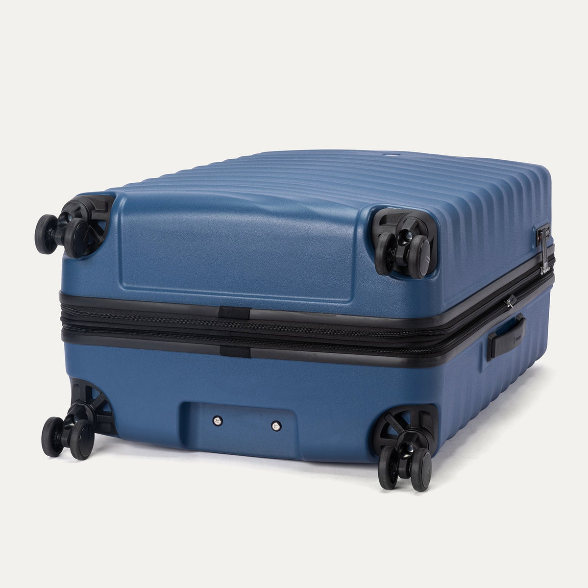 TravelPro Maxlite Air V2 Large Check-In Hardside Spinner in Ensign Blue — detail view